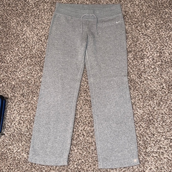 Bundle of 2 Nike Women Sweatpants - Picture 1 of 3
